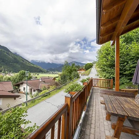 Schoeneben Hohe Tauern Blick * Wald im Pinzgau
