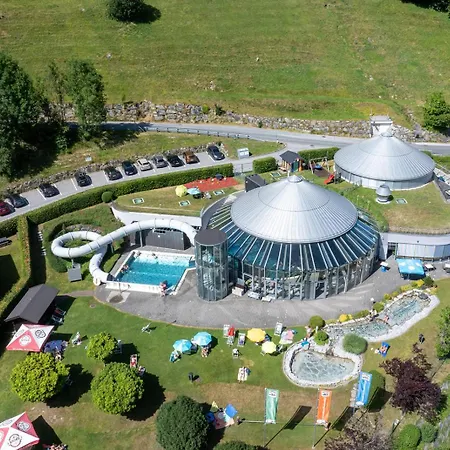 Semesterbostad Schoeneben Hohe Tauern Blick Wald im Pinzgau