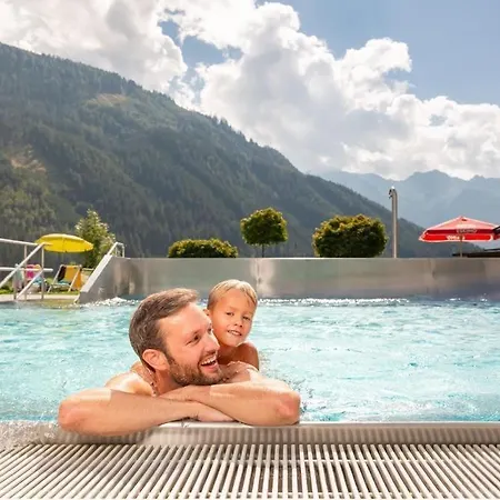 Schoeneben Hohe Tauern Blick *