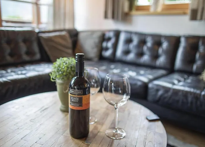 Schoeneben Hohe Tauern Blick Сasa de vacaciones Wald im Pinzgau