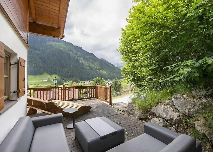 Schoeneben Hohe Tauern Blick Сasa de vacaciones Wald im Pinzgau